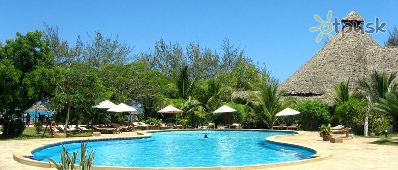 Фото отеля Spice Island Hotel & Resort 4* Джамбиани Танзания экстерьер и бассейны