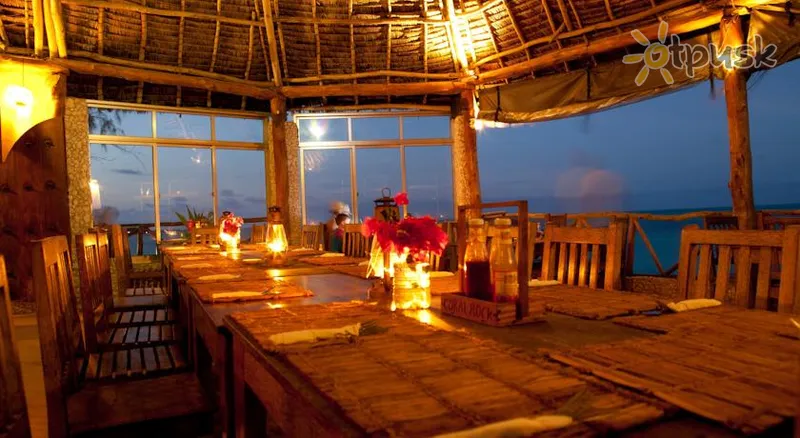Фото отеля Coral Rock Hotel 3* Джамбиани Танзания бары и рестораны