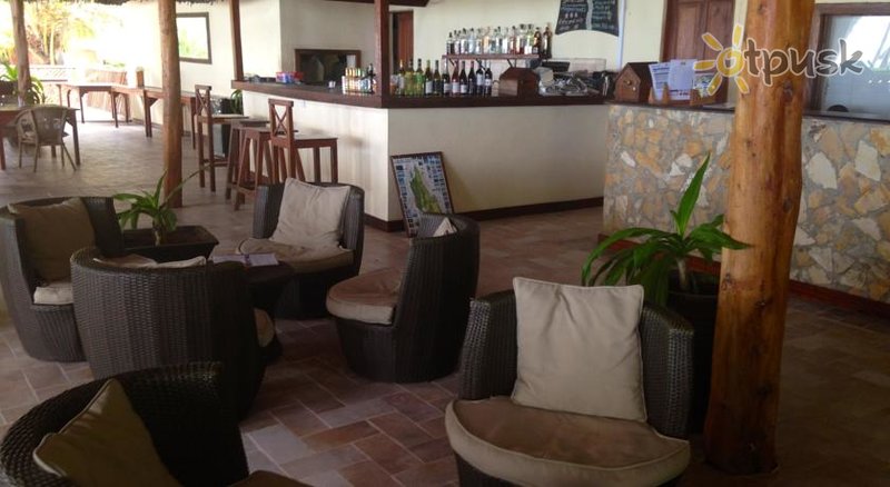 Фото отеля Cristal Resort 3* Паже Танзания бары и рестораны