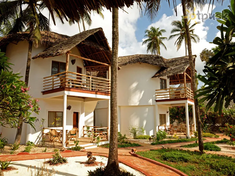 Фото отеля Villa Kiva Zanzibar 4* Матемві Танзанія екстер'єр та басейни