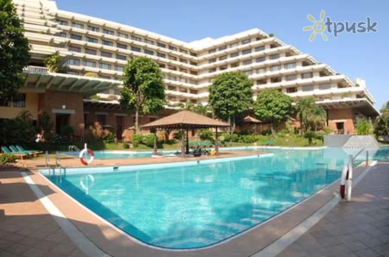 Фото отеля Trans Asia Hotel 4* Коломбо Шри-Ланка экстерьер и бассейны