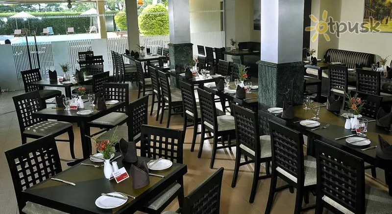 Фото отеля Ramada Katunayake Colombo International Airport 4* Kolombo Šrilanka bāri un restorāni