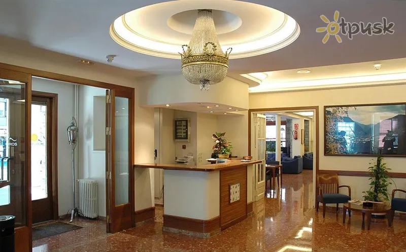 Фото отеля Oros Hotel 3* Stovykla Andora fojė ir interjeras