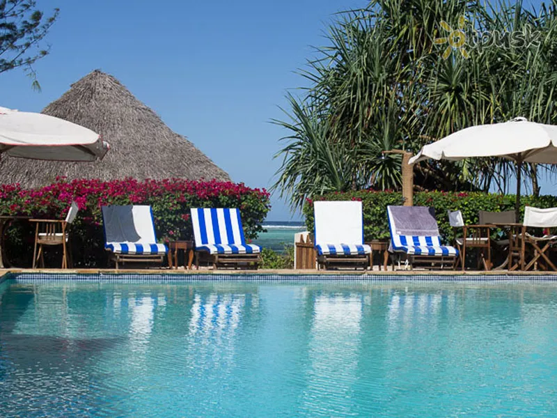 Фото отеля Zanzibar Retreat Hotel 3* Матемве Танзания экстерьер и бассейны