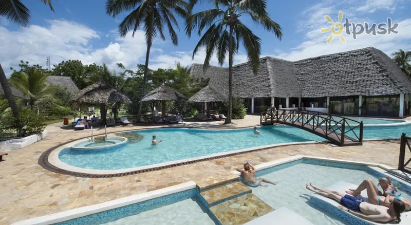 Фото отеля Uroa Bay Beach Resort 4* Uroa Tanzanija išorė ir baseinai