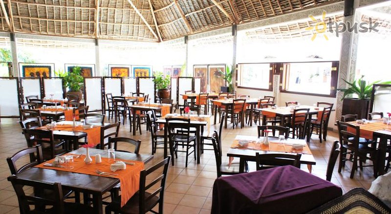 Фото отеля Uroa Bay Beach Resort 4* Уроа Танзанія бари та ресторани