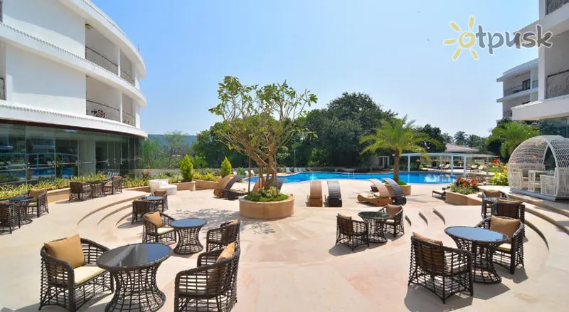 Фото отеля Park Regis Goa 5* Šiaurės Goa Indija išorė ir baseinai