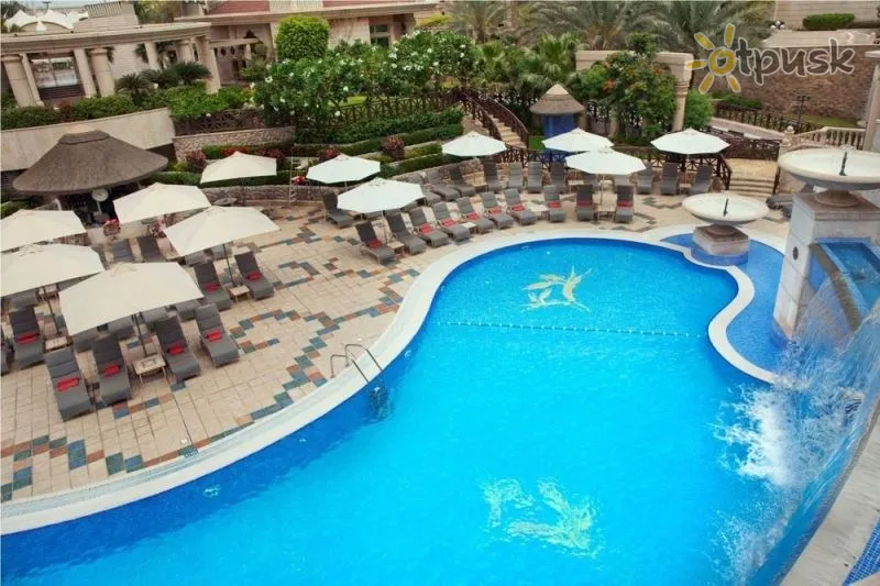 Фото отеля Swissotel Al Murooj Dubai 5* Дубай ОАЭ экстерьер и бассейны