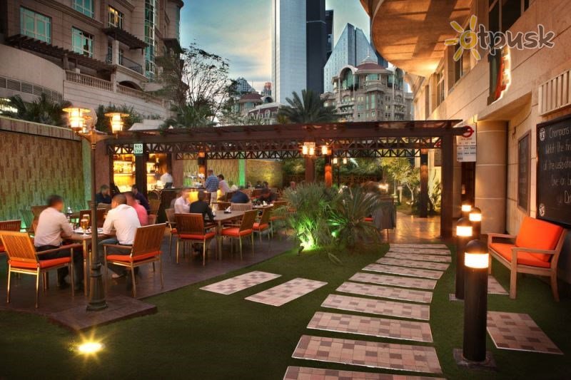 Фото отеля Swissotel Al Murooj Dubai 5* Дубай ОАЭ бары и рестораны
