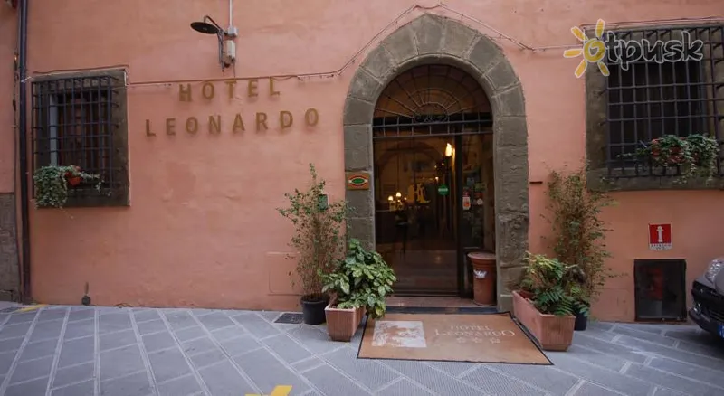Фото отеля Leonardo Hotel 3* Piza Italija išorė ir baseinai
