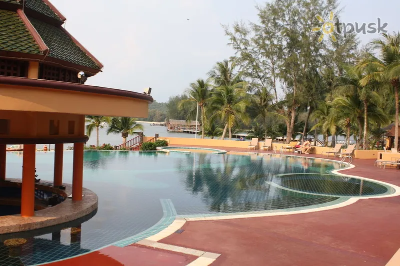 Фото отеля The Aiyapura Koh Chang 4* apie. Chang Tailandas išorė ir baseinai