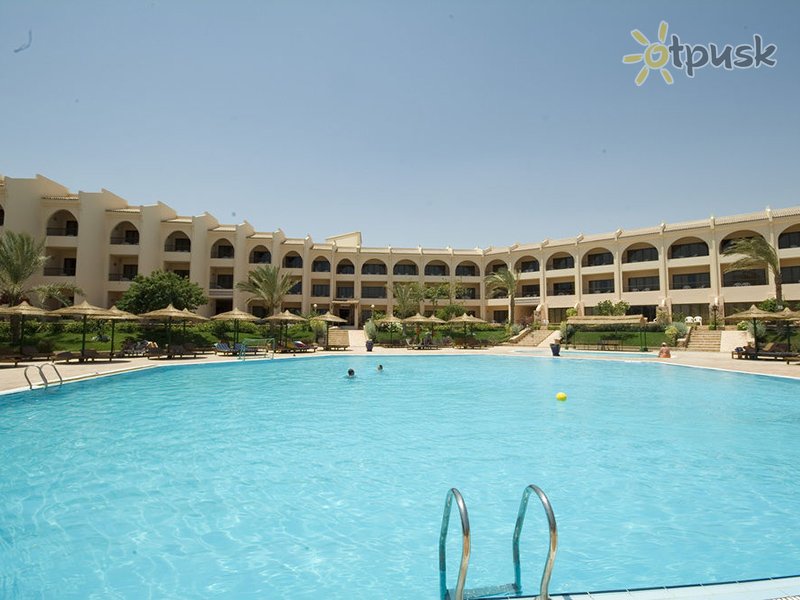 Фото отеля Flamenco Beach & Resort 4* Эль Кусейр Египет экстерьер и бассейны