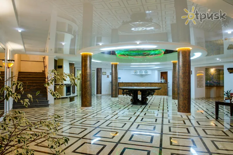 Фото отеля ДиАнна 4* Skhodnitsa Ukraina vestibils un interjers