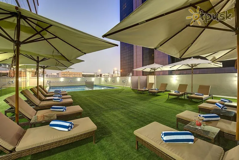 Фото отеля Royal Continental Hotel 4* Dubajus JAE išorė ir baseinai