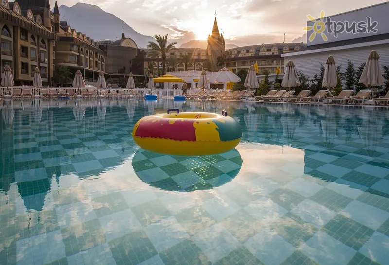 Фото отеля Crystal Prestige Elit 5* Kemeras Turkija išorė ir baseinai