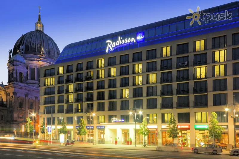 Фото отеля Radisson Blu Berlin 5* Берлин Германия экстерьер и бассейны