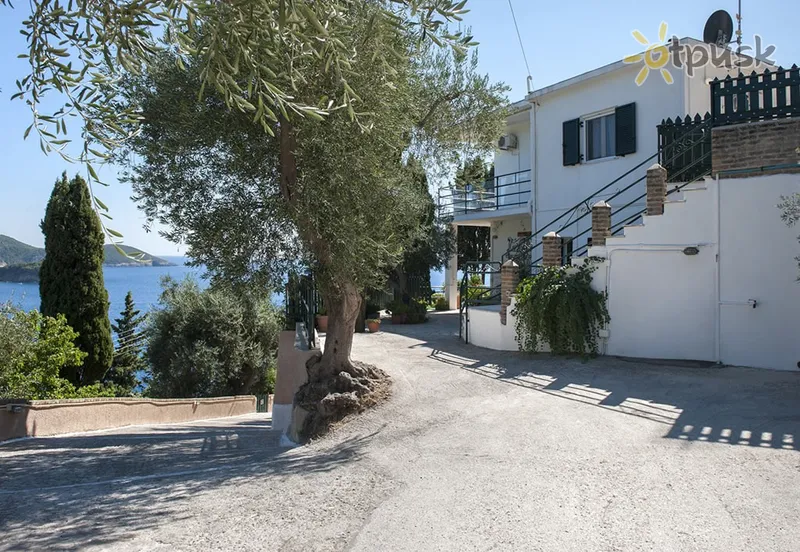 Фото отеля Thalia Villa 2* Korfu Graikija išorė ir baseinai