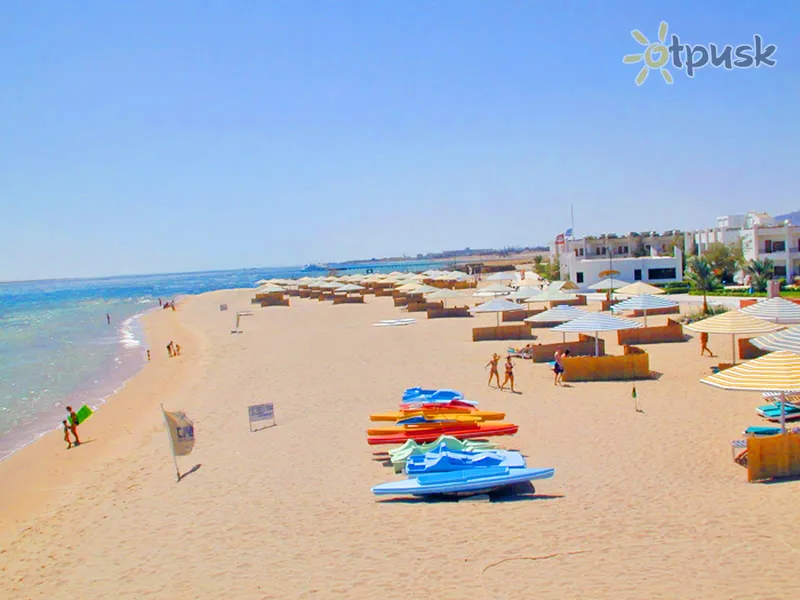 Фото отеля Menaville Safaga Hotel & Resort 4* Сафага Египет пляж