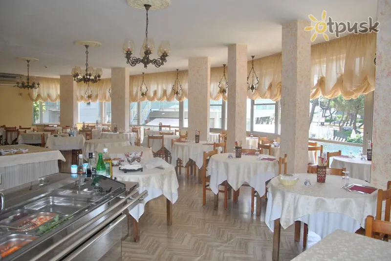 Фото отеля Amigos Golf Hotel 3* Rimini Itālija bāri un restorāni