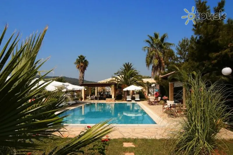 Фото отеля Iris Villa 3* Korfu Graikija išorė ir baseinai