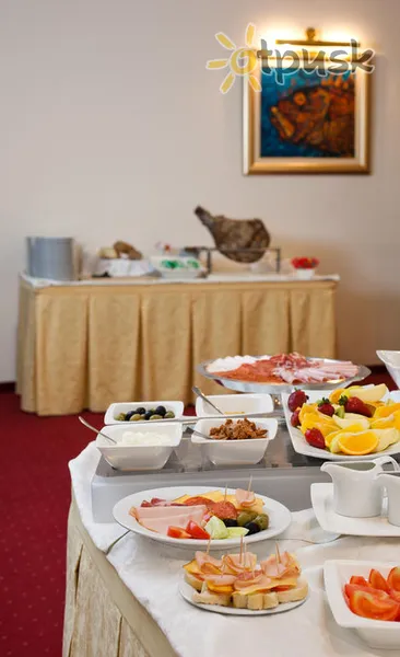 Фото отеля Globo Hotel 4* Sadalīt Horvātija bāri un restorāni