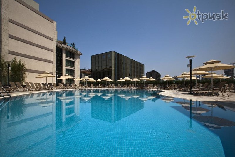 Фото отеля Radisson Blu Hotel Istanbul Sisli 5* Стамбул Турция экстерьер и бассейны