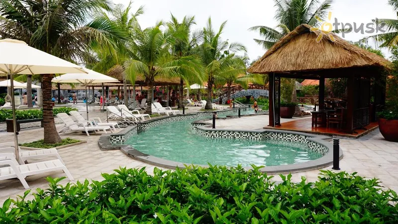 Фото отеля Binh Chau Hot Springs Hotel 4* Vung Tau Vjetnama ārpuse un baseini