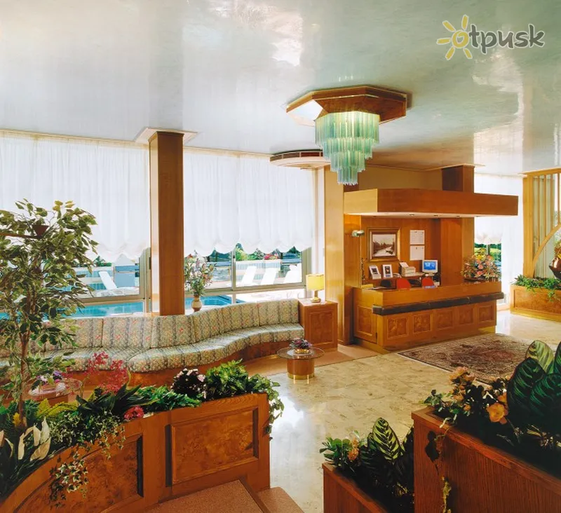 Фото отеля Continental Bibione 4* Линьяно Италия лобби и интерьер