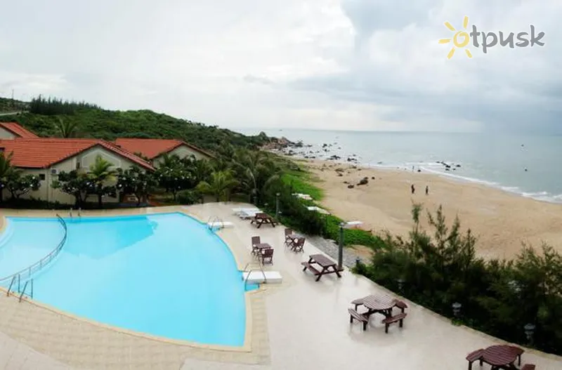 Фото отеля Peaceful Resort 3* Фантьет Вьетнам экстерьер и бассейны