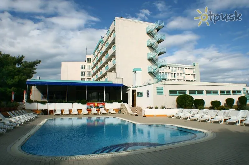Фото отеля Pula Hotel 3* Пула Хорватия экстерьер и бассейны