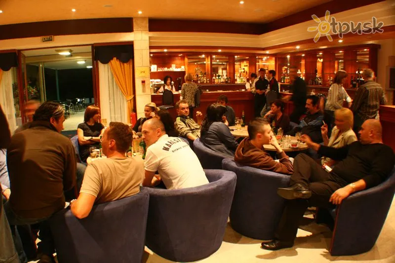 Фото отеля Pula Hotel 3* Baseinas Kroatija barai ir restoranai