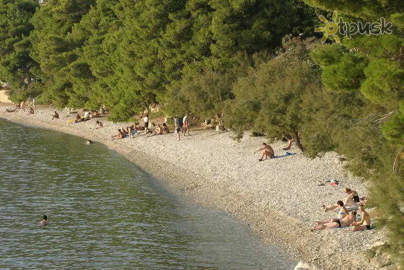 Фото отеля Tourist Settlement Brzet 3* Оміш Хорватія пляж