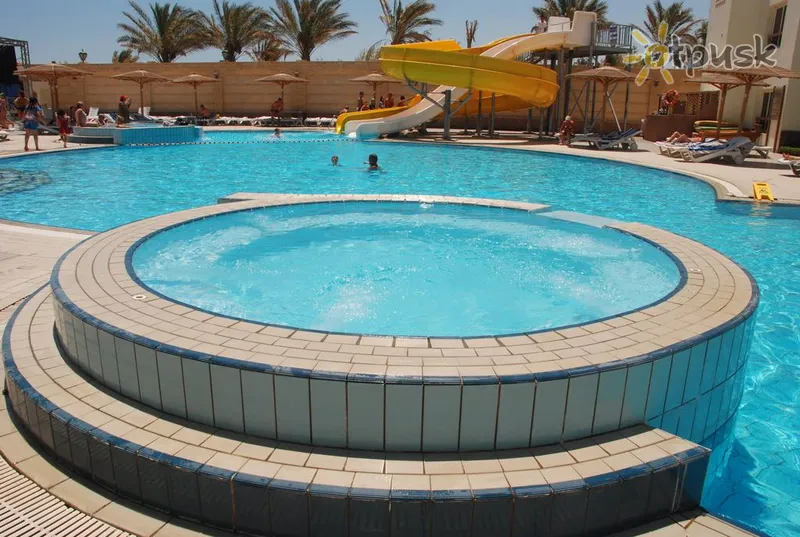 Фото отеля Palm Beach Resort 4* Hurgada Egiptas išorė ir baseinai