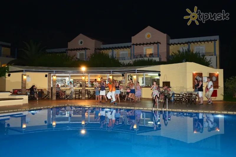 Фото отеля Triton Apartments 2* о. Крит – Ханья Греція бари та ресторани