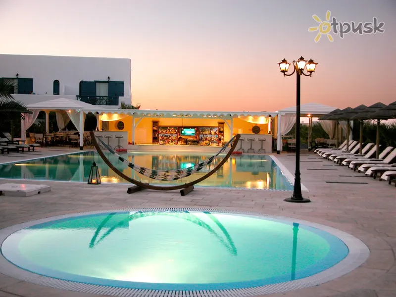 Фото отеля Mediterranean White Resort 5* Santorini Graikija išorė ir baseinai
