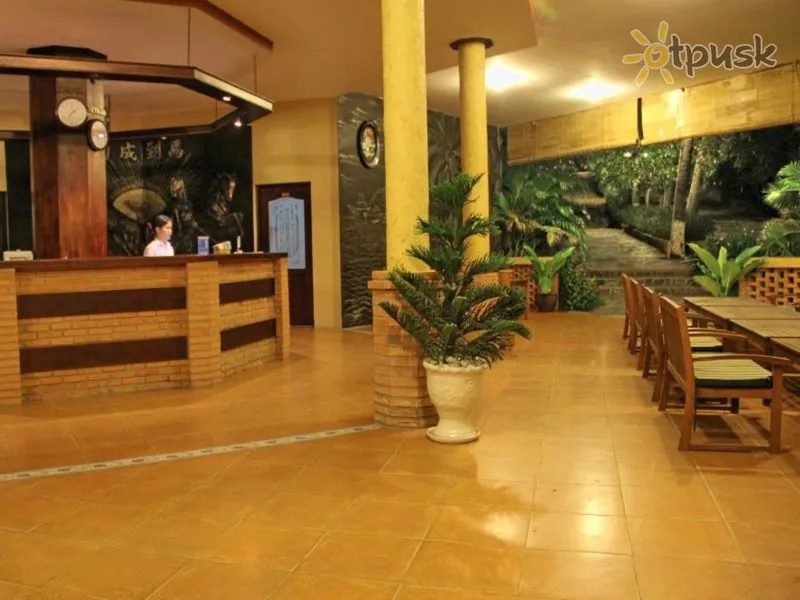 Фото отеля Hon Rom Sunlight Resort 2* Фантьет Вьетнам лобби и интерьер