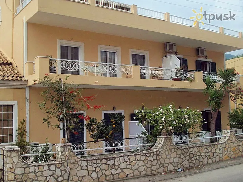 Фото отеля Irini Apartments 2* Korfu Graikija išorė ir baseinai