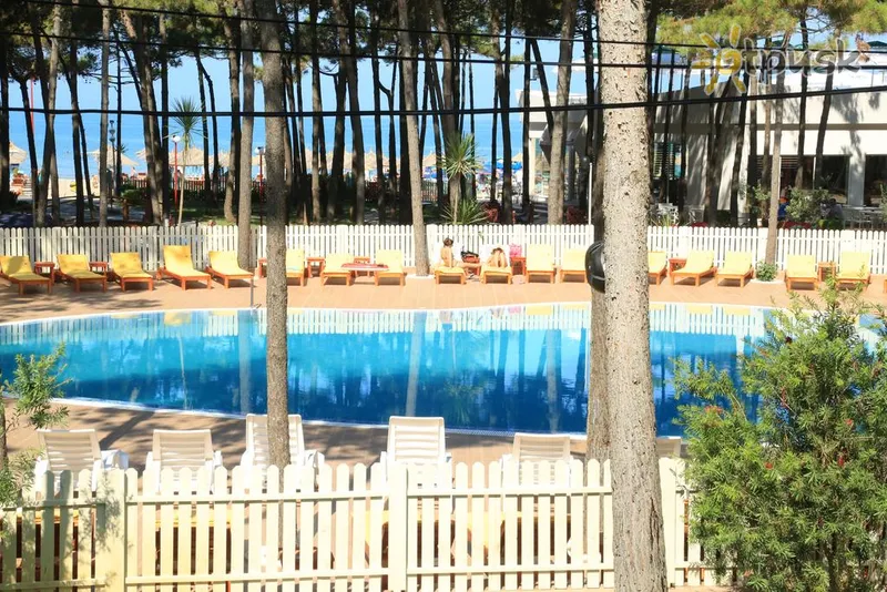 Фото отеля Diamma Resort 4* Duresas Albanija išorė ir baseinai