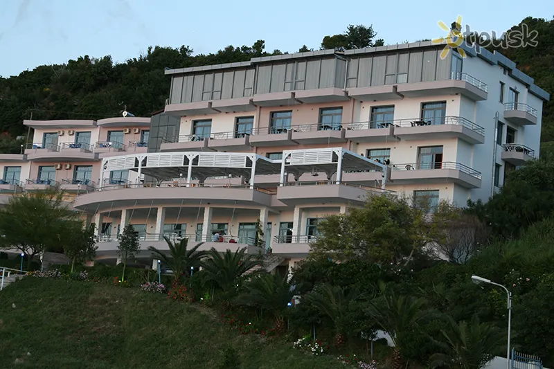 Фото отеля Regina Hotel 3* Влера Албанія екстер'єр та басейни