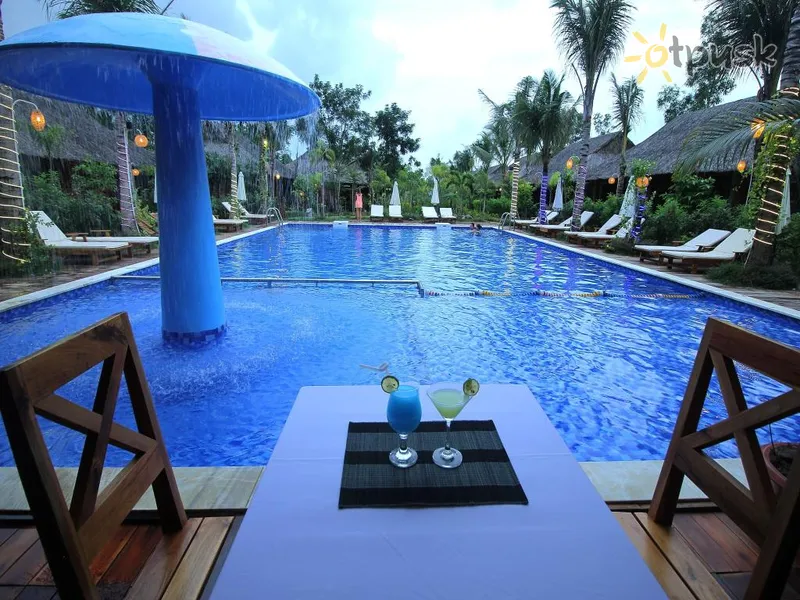 Фото отеля Phu Quoc Dragon Resort & Spa 3* о. Фукуок В'єтнам екстер'єр та басейни