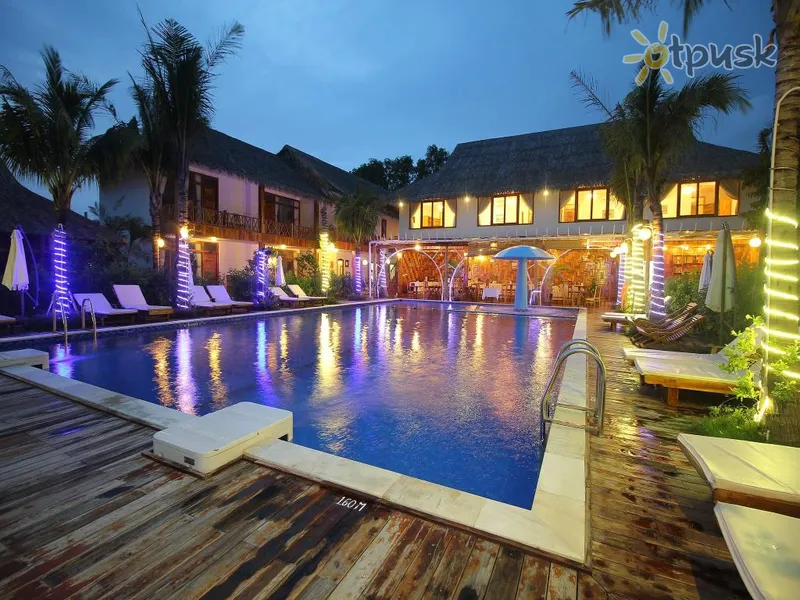 Фото отеля Phu Quoc Dragon Resort & Spa 3* о. Фукуок Вьетнам экстерьер и бассейны