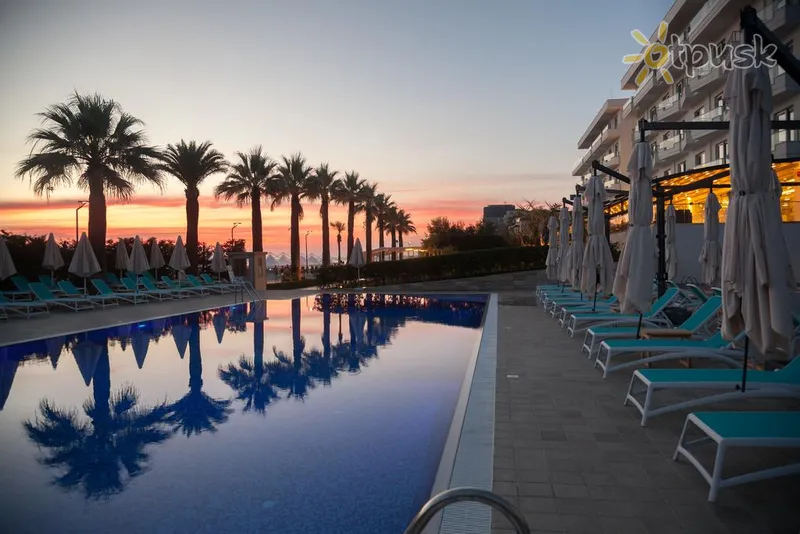 Фото отеля Premium Beach Hotel 5* Durresa Albānija ārpuse un baseini
