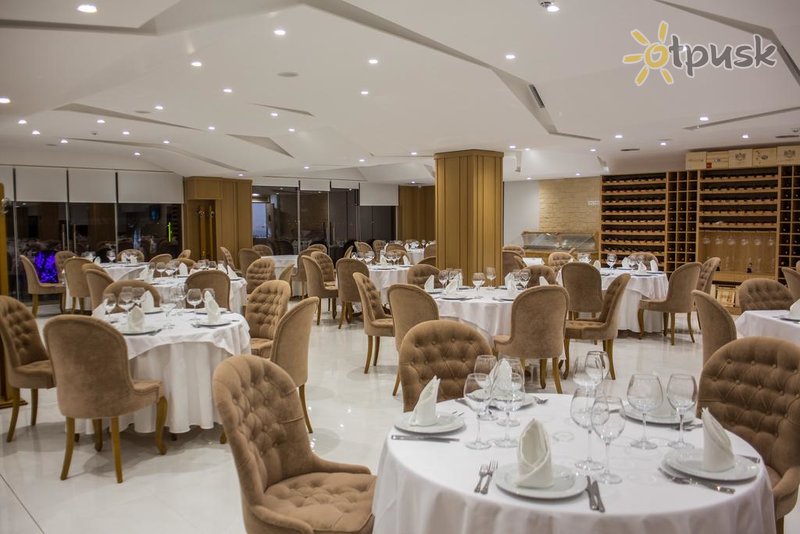 Фото отеля Santa Quaranta Premium Resort 5* Саранда Албания бары и рестораны
