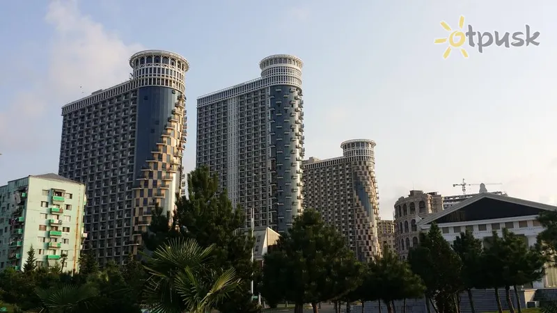Фото отеля Silk Road Sea Towers Apartment 3* Batumis Gruzija išorė ir baseinai