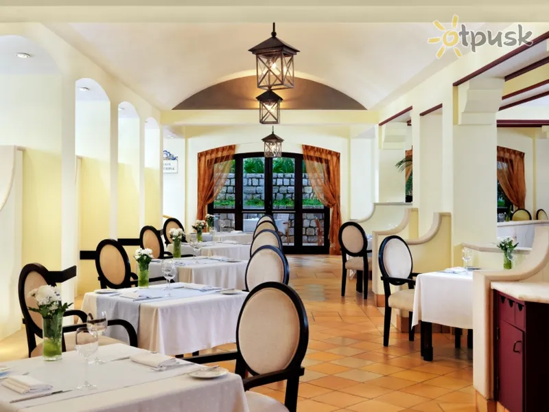 Фото отеля Pine Cliffs Hotel, Luxury Collection Resort 5* Алгарве Португалія бари та ресторани