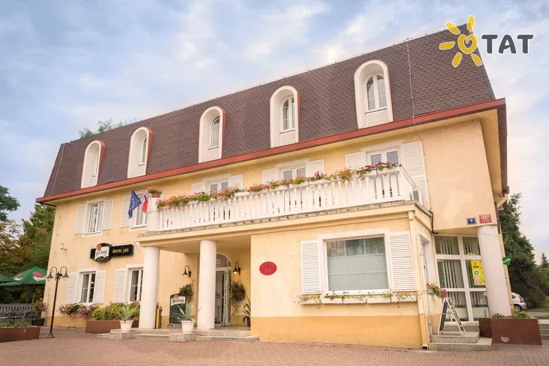 Фото отеля Carl-Inn Hotel 4* Прага Чехія екстер'єр та басейни