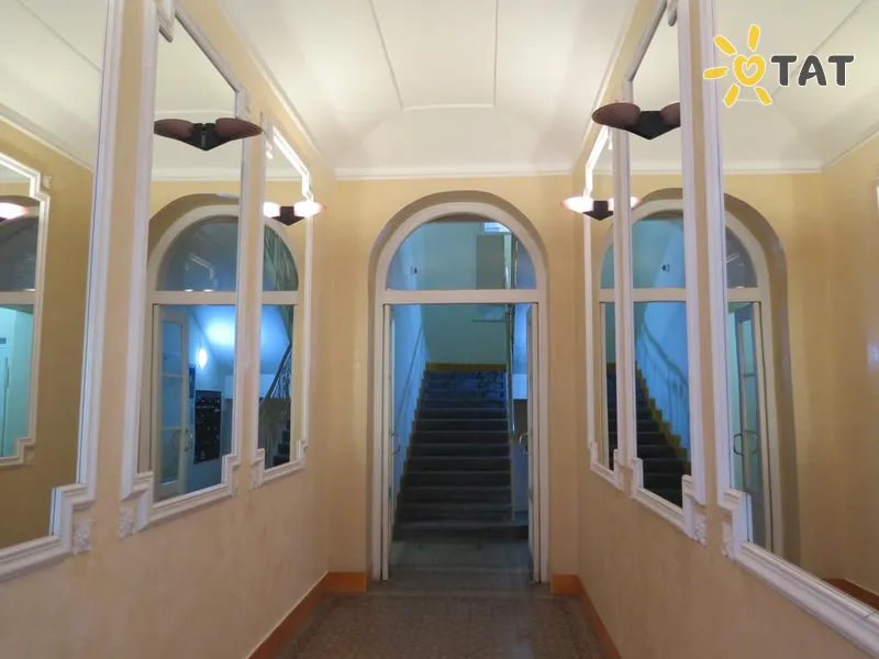 Фото отеля Astronomical Clock Apartment 3* Прага Чехія лобі та інтер'єр