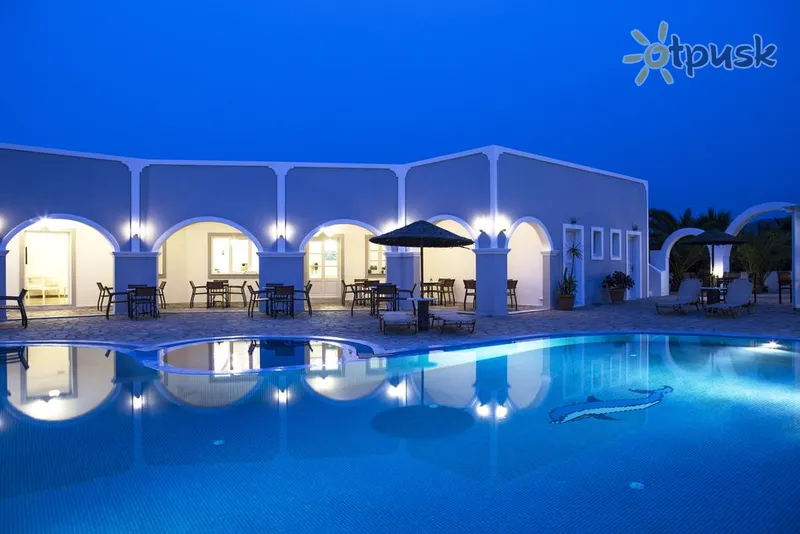 Фото отеля Maistros Village 5* о. Санторіні Греція екстер'єр та басейни