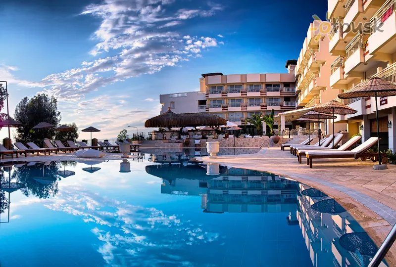 Фото отеля Carina Hotel 3* Кушадасы Турция экстерьер и бассейны