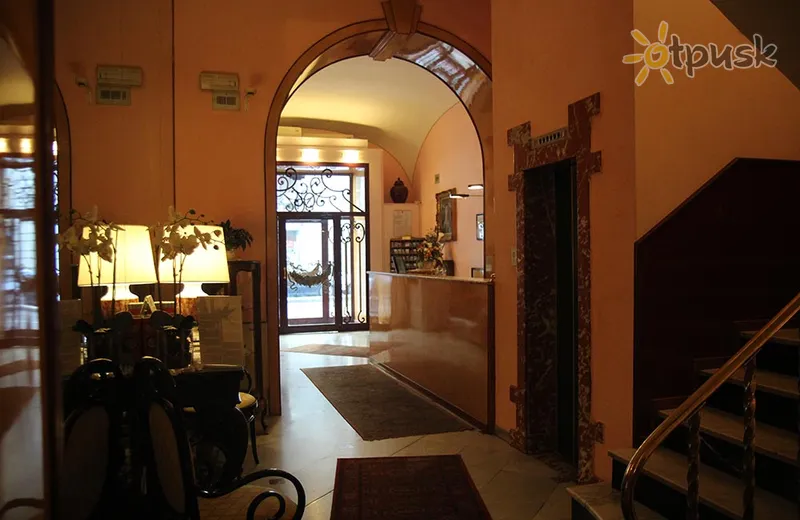 Фото отеля Nuovo Rebecchino Hotel 3* Неаполь Італія лобі та інтер'єр